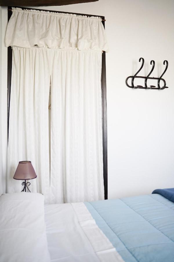 Hostal La Casilla Deltebre Exterior foto